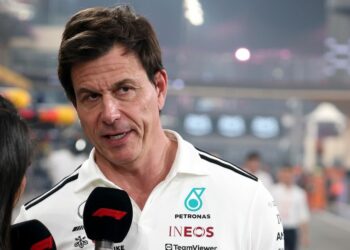 La demande de Toto Wolff est couronnée de succès alors que la course est déplacée pour aider Max Verstappen et Red Bull | F1 | Sport