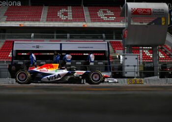 Les stars de la F1 partagent ce qu&rsquo;elles pensent vraiment des voitures 2026 après la première journée d&rsquo;essais | F1 | Sport