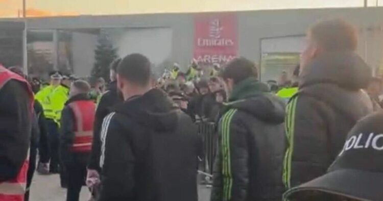 Stormzy rattrapé par le chaos des protestations celtiques après avoir vu les Rangers gagner | Football | Sport