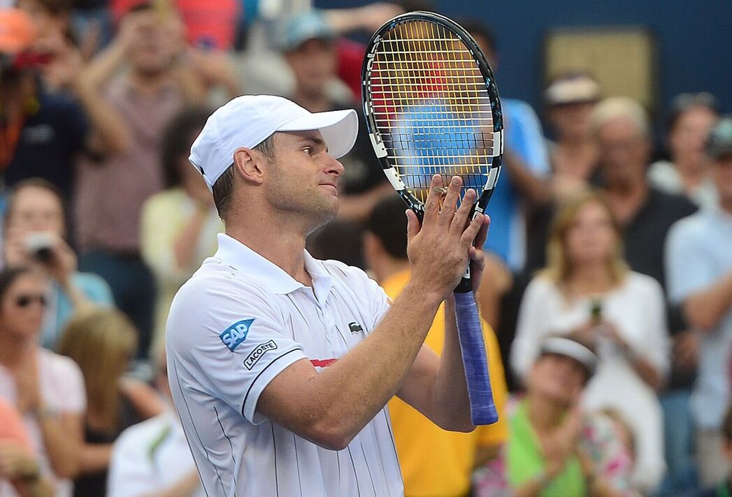 Andy Roddick applaudit la foule