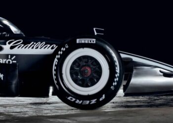 Cadillac lance la toute première livrée F1 lors du Super Bowl avec un concept de design unique | F1 | Sport