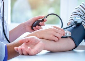 Manger des feuilles vertes pourrait « naturellement inverser » l’hypertension artérielle