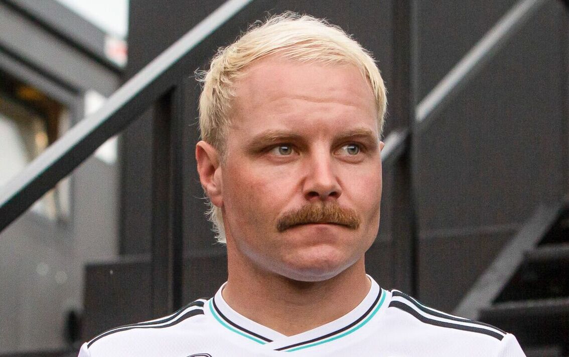 Valtteri Bottas dans le paddock F1