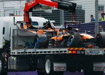 Oscar Piastri brise le silence après un accident alors que le pilote McLaren est contraint à l&rsquo;abandon | F1 | Sport