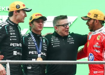 George Russell montre une touche de classe avec un moment inédit de Lewis Hamilton | F1 | Sport