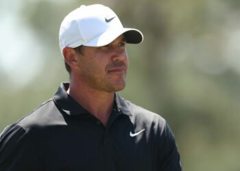 Brooks Koepka se précipite alors qu’un jeune enfant est heurté par une voiturette de golf au championnat Valspar | Golf | Sport