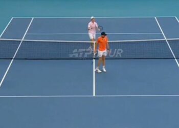 Jannik Sinner s’excuse immédiatement après avoir écrasé son adversaire de près | Tennis | Sport