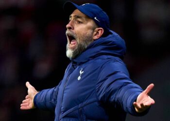 Les Spurs se sont fait dire "Je peux le faire" par le vainqueur de Prem prêt à remplacer Tudor | Football | Sport