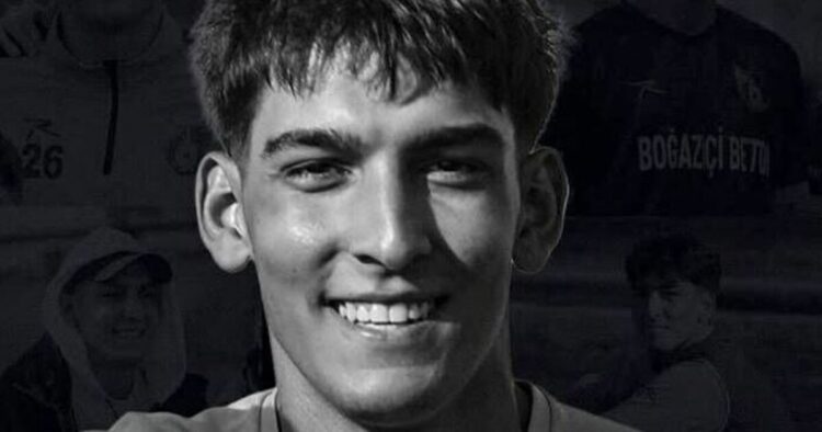 Un footballeur de 20 ans décède après une longue bataille contre le cancer alors que les hommages affluent | Football | Sport