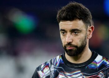 Bruno Fernandes présente ses excuses alors qu'Arsenal « ouvre des pourparlers » avec la cible de Man Utd | Football | Sport