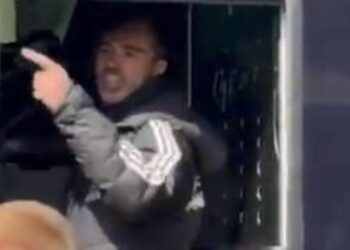 Harry Winks affronte les fans de Leicester dans des scènes laides à l’extérieur du stade | Football | Sport