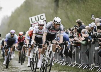 Qui va gagner ? Pogačar ou Van der Poel ?