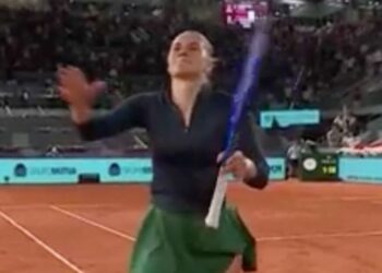 La star de l&rsquo;Open de Madrid a refusé de serrer la main de son adversaire et fera de même en finale | Tennis | Sport