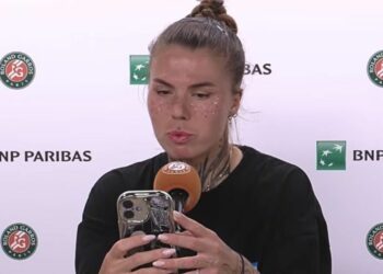 La star de Roland-Garros déclare que « ma famille et moi serons tués » dans un discours puissant après sa défaite | Tennis | Sport