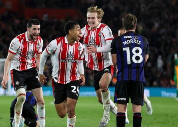 L’équipe de Premier League laissée dans les limbes par le scandale de Southampton après une demande de 20 millions de livres sterling | Football | Sport