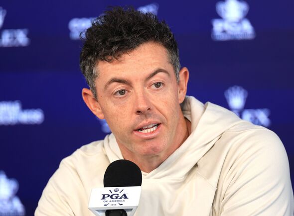 Rory McIlroy parle à la presse