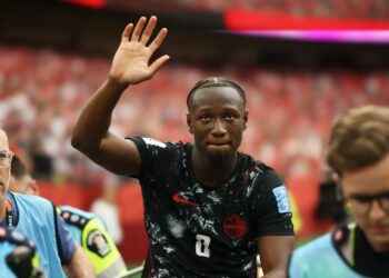 Ismael Kone publie une déclaration après qu'une horrible blessure ait interrompu le match de Coupe du monde | Football | Sport
