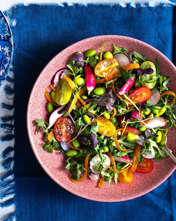 Les gens pourraient conserver les légumes au mauvais endroit et gâcher leurs salades, selon les experts Les gens pourraient conserver les légumes au mauvais endroit et gâcher leurs salades, selon les experts