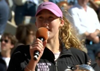 Mirra Andreeva se remercie d&rsquo;avoir remporté Roland-Garros en tant qu&rsquo;adolescente couronnée championne | Tennis | Sport
