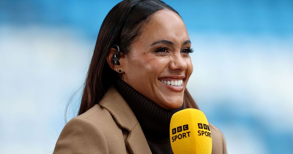 Les salaires énormes, la valeur nette et le manoir de 1,5 million de livres sterling de l'hôte de la Coupe du monde de la BBC, Alex Scott | Football | Sport