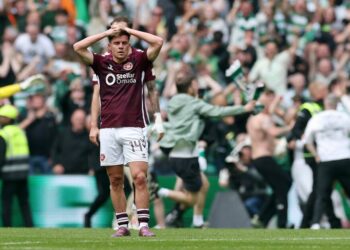 Punition celtique pour invasion du terrain des Hearts avec décision de déduction de points | Football | Sport
