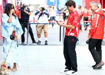 Alexandra, l’épouse de Charles Leclerc, mortifiée lorsque le chien Léo a été surpris en train de pisser | F1 | Sport
