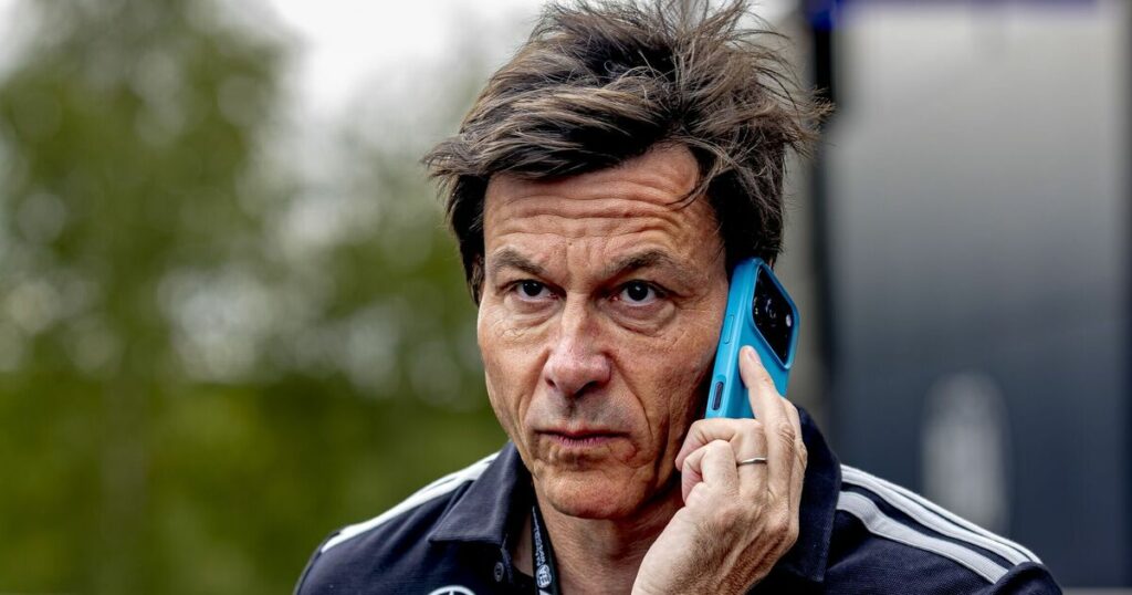 Toto Wolff menace George Russell et Kimi Antonelli avec une hache | F1 | Sport