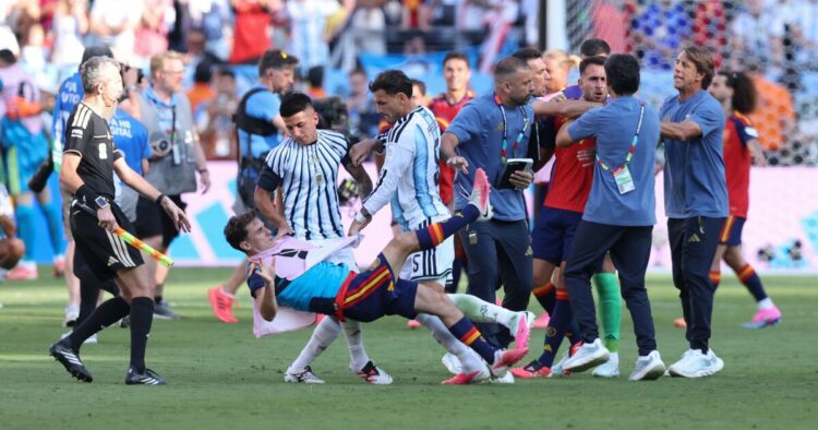 La FIFA lance une enquête sur l'Argentine alors que des joueurs espagnols ont été « frappés » | Football | Sport