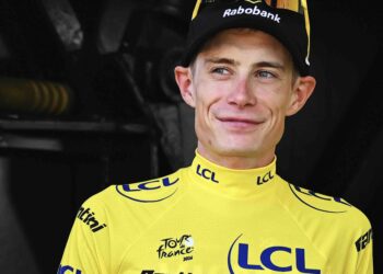 Vingegaard en jaune dès Barcelone, ce premier coup de force lance-t-il le Danois vers un 3e sacre ?